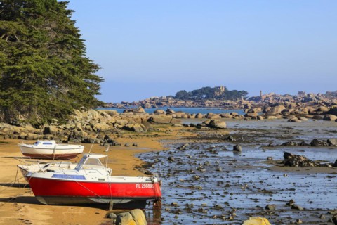 Baie de Sainte-Anne bay at low tide