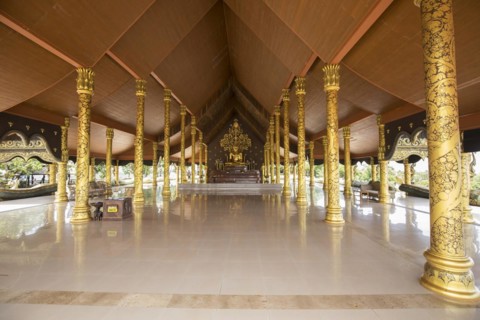 Temple Wat Sirindhorn Wararam