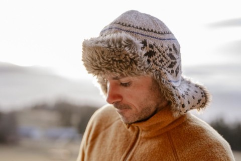 Man with bonnet