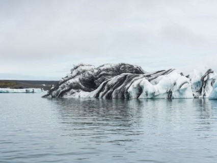 Joekulsarlon glacier lagoon