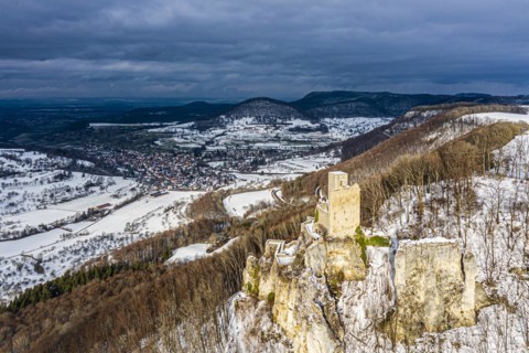 Ruin Reussenstein in winter