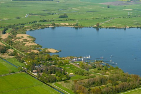 Aerial photograph of Lake Duemmer with reed zone