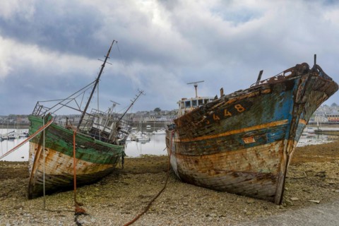 2 trawlers in the ship graveyard of Camaret-sur-Mer