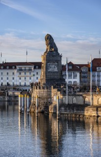 Lions pier and Bavarian lion in the evening light