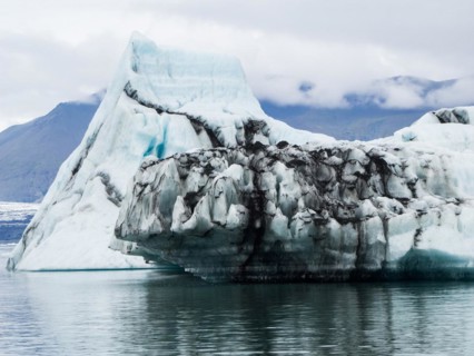 Joekulsarlon glacier lagoon