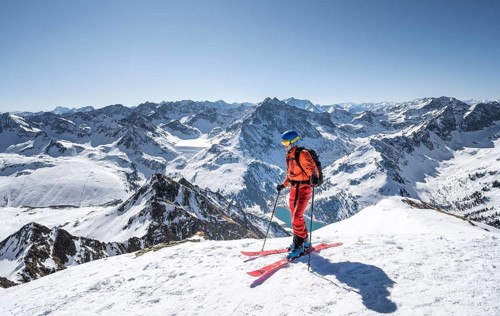 Ski tourers at the summit of the Pirchkogel