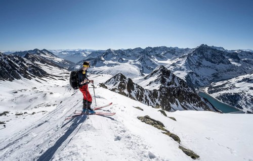 Ski tourers climbing Pirchkogel