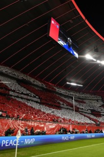 Choreography in the fan block of the south curve