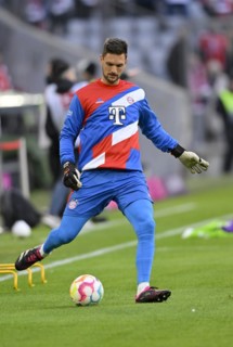 Warm-up training goalkeeper Sven Ulreich FC Bayern Munich FCB