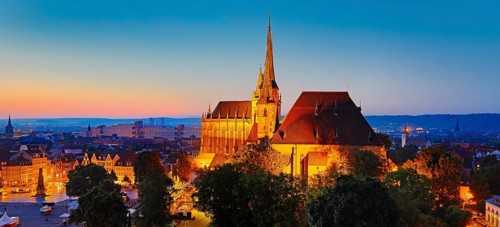 City view with Severi Church and Erfurt Cathedral at dawn