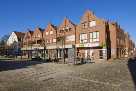 Commercial building on the market square