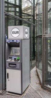 Cash machine