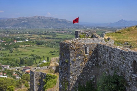 Albanian flag on the castle walls of Rozafa Castle