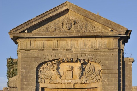 Frieze on the town gate Porte des Campani