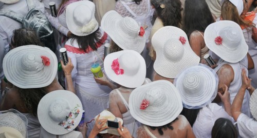 Los Indianos is the central event of the Palmerian Carnival on La Palma and dates back to the return of emigrants from Central America and Cuba. Participants are almost all residents of St. Cruz and t...