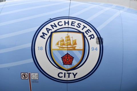 Engine Etihad Boeing B777-9 Dreamliner special livery Manchester City