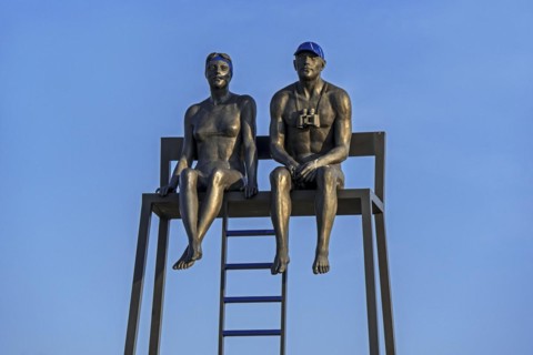 Bronze sculpture Soccoristas de Biarritz X-X by Aurora Canero in the dunes along the North Sea coast at Knokke-Heist