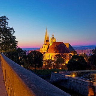 City view with Severi Church and Erfurt Cathedral at dawn