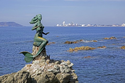 Bronze sculpture La Sirena