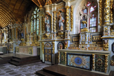 Altar and Baroque retable of the chapel at Sainte-Marie-du-Menez-Hom