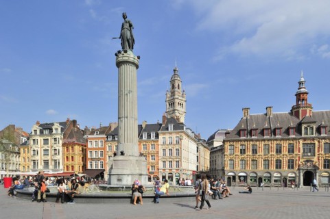 Bell tower of Chamber of Commerce and memorial of the siege of 1792