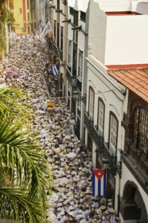 Los Indianos is the central event of the Palmerian Carnival on La Palma and dates back to the return of emigrants from Central America and Cuba. Participants are almost all residents of St. Cruz and t...