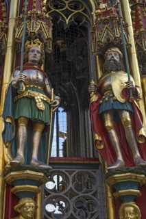 Figures at the Beautiful Fountain: on the left Alexander the Great