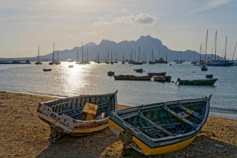 Fischerboote am Strand Sao Vicente Mindelo Kapverden