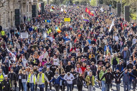 Demonstration by contrarians and other opponents of pandemic restrictions