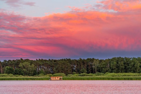 Houseboat at sunset on the Beetzsee, Brandenburg an der Havel, Havelland, Brandenburg, Germany, Europe