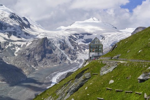 Grossglockner, Pasterzen Glacier, Wilhelm Swarovski Observatory at Kaiser-Franz-Josefs-Hoehe, Grossglockner High Alpine Road, Hohe Tauern National Park, Carinthia, Austria, Europe