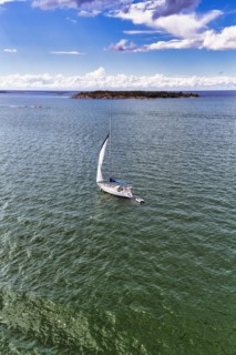 Sailing boat in the Finnish archipelago, Aland archipelago, Aland islands, Gulf of Bothnia, Bottniska viken, Baltic Sea, Finland, Europe