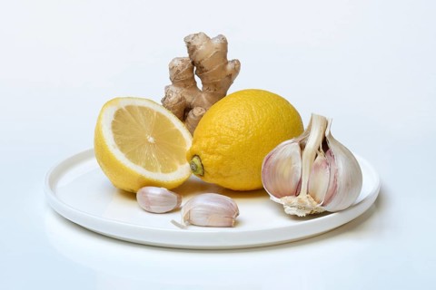 Ingredients for lemon garlic cure, lemon, garlic, ginger