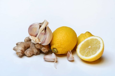 Ingredients for lemon garlic cure, lemon, garlic, ginger