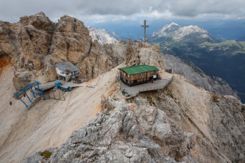 Gondola lift to Forcella Staunies, Monte Cristallo group., Dolomites, Italy, Europe