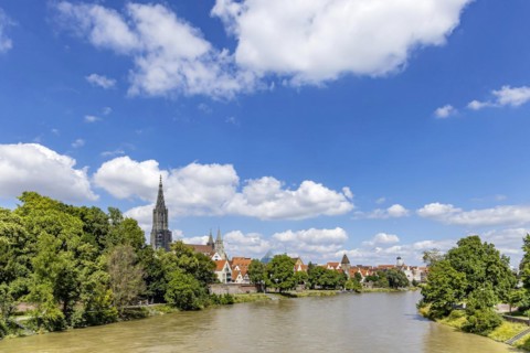City view with Danube, Ulm Cathedral with Metzgerturm, the modern glass pyramid of the Central Library and buildings of the old town, Ulm, Baden-Wuerttemberg, Germany, Europe