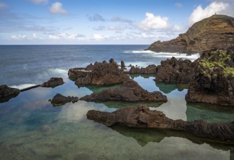 Natural volcanic rock pools, rocky coast, Piscinas Naturais Velhas, Porto Moniz, Madeira, Portugal, Europe