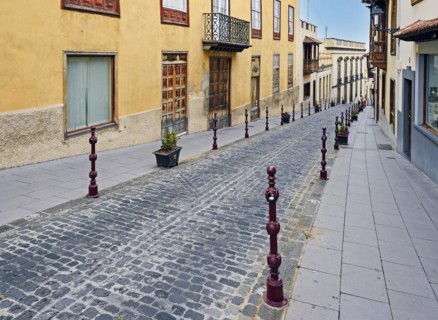 Typical alley in La Orotava, Tenerife, Canary Islands, Spain, Europe