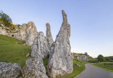 Stone Virgins, rock needles in the Eselsburg Valley, landscape of the Swabian Alb near Herbrechtingen, Baden-Wuerttemberg, Germany, Europe