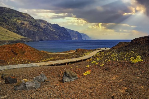 The Los Gigantes cliff near Faro de Teno, thunderclouds, Buenovista, Tenerife, Spain, Europe