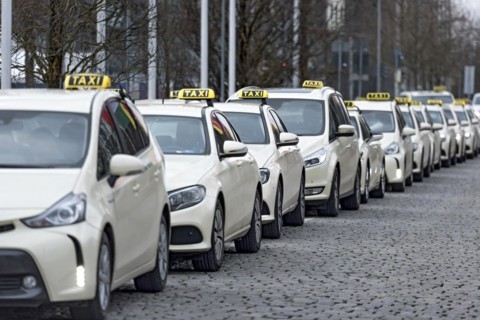 Many taxis queue up, waiting in line at the taxi stand, Messe, Munich, Upper Bavaria, Bavaria, Germany, Europe