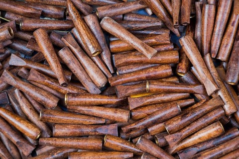 Plenty of brown color wooden cigarette holder
