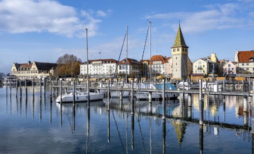 Sailboats in the harbour, harbour promenade with Mangturm, reflected in the lake, harbour, Lindau Island, Lake Constance, Bavaria, Germany, Europe