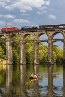 Enz viaduct Bietigheim goods train, railway viaduct over the river Enz, paddle boat, Bietigheim-Bissingen, Baden-Wuerttemberg, Germany, Europe