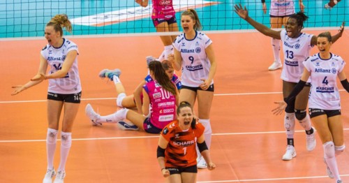 Allianz MTV Stuttgart players cheer after winning a point