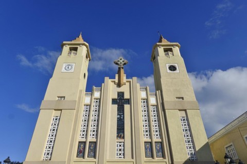 Cathedal de San Felipe Apostolo in Parque Independenzia in Centro Historico, Old Town of Puerto Plata, Dominican Republic, Caribbean, Central America