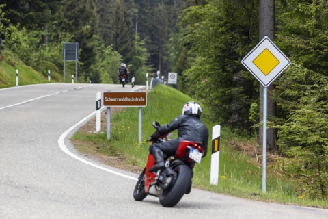 The Black Forest High Road is one of the oldest and best-known holiday routes in Germany. It is part of the Bundesstrasse 500 and a popular route for motorcyclists, Baiersbronn, Baden-Wuerttemberg, Ge...