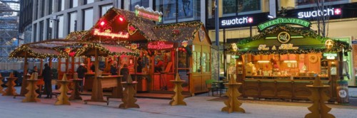 Christmas market stalls at the Koe-Bogen, Duesseldorf, North Rhine-Westphalia, Germany, Europe