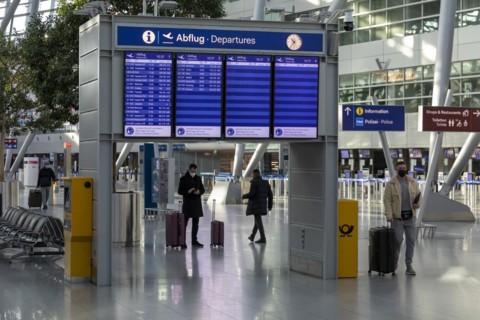 Duesseldorf Airport, DUS, departure hall, terminal, display board, Airport International in lockdown during Corona crisis, hardly any traffic and only few departure connections due to travel restricti...