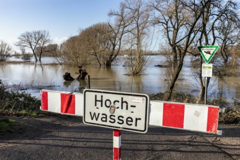 Flooding on the Rhine in the south of Duesseldorf, districts of Benrath and Urdenbach, Duesseldorf, North Rhine-Westphalia, Germany, Europe